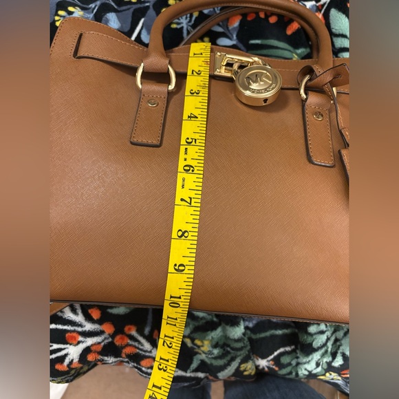 Michael Kors Tan Large Leather Purse - Picture 12 of 12